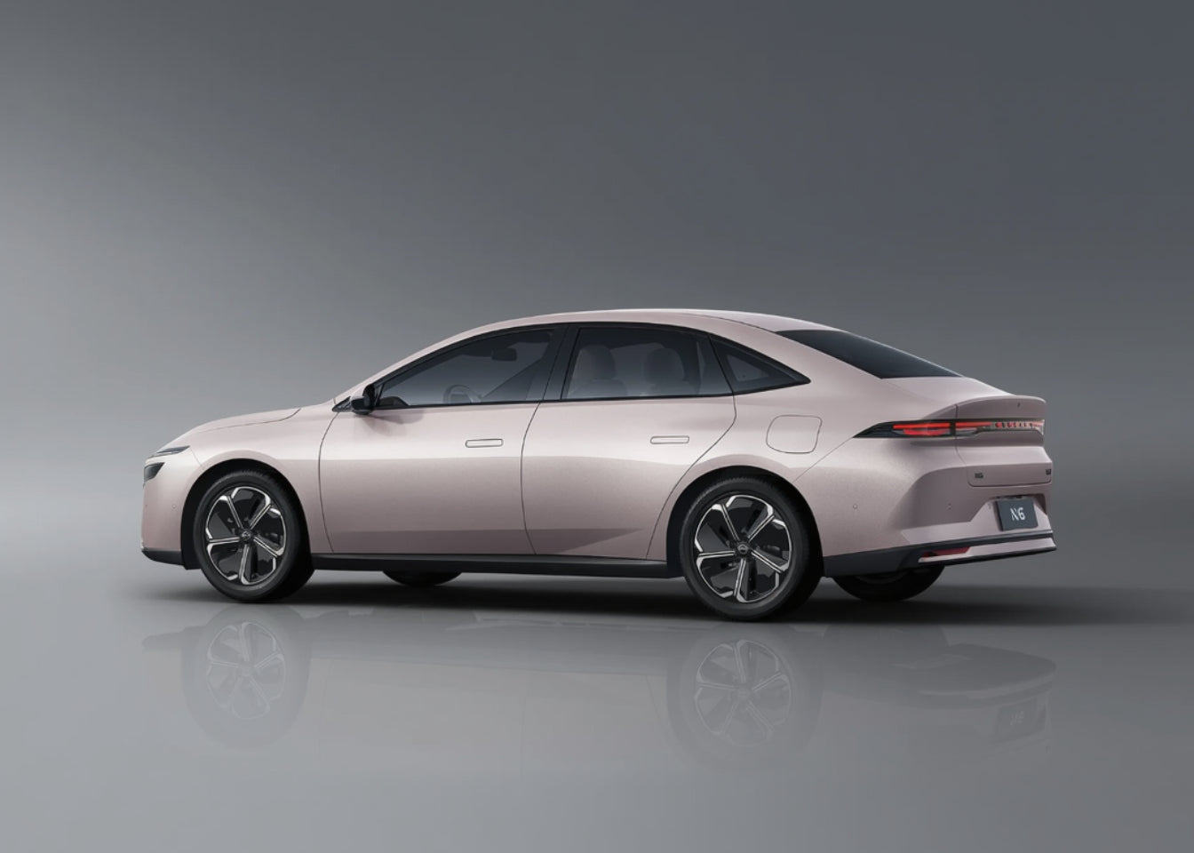 Nissan N6 Plug-in Hybrid Sedan