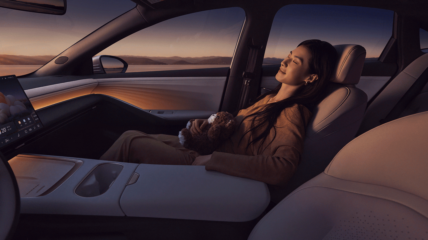 Nissan N6 Plug-in Hybrid Sedan